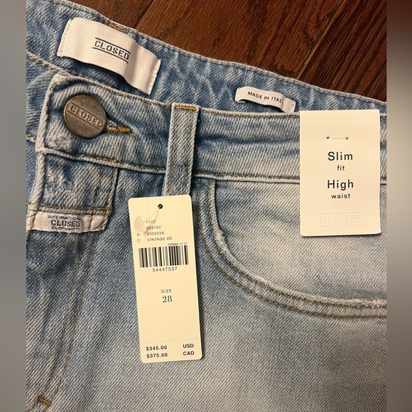 Closed Baker High-Rise
Distressed Slim Jeans sz 28 - Picture 10 of 13